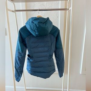 Lululemon jacket size 6